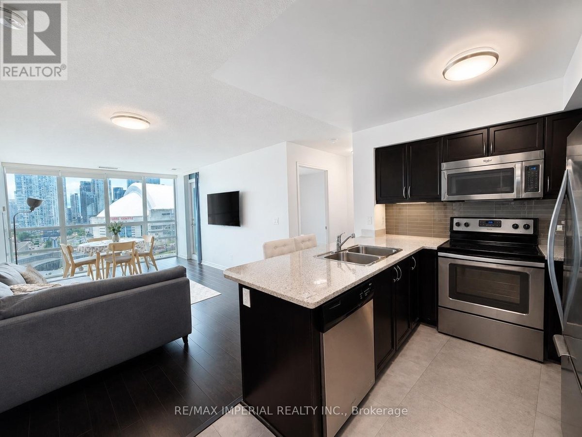 PH15 - 25 LOWER SIMCOE STREET - Photo 3