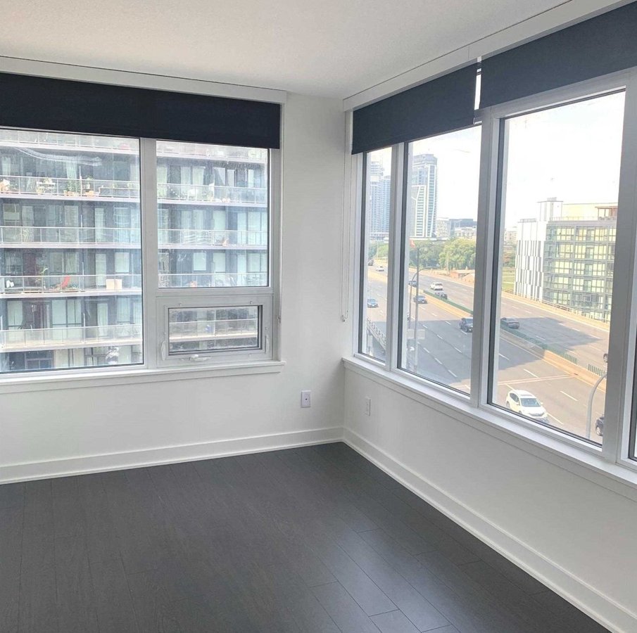 19 Bathurst Street - Photo 4