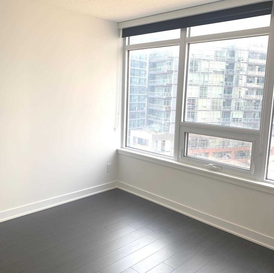 19 Bathurst Street - Photo 6