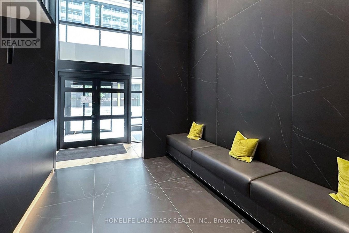 616 - 20 EDWARD STREET - Photo 3