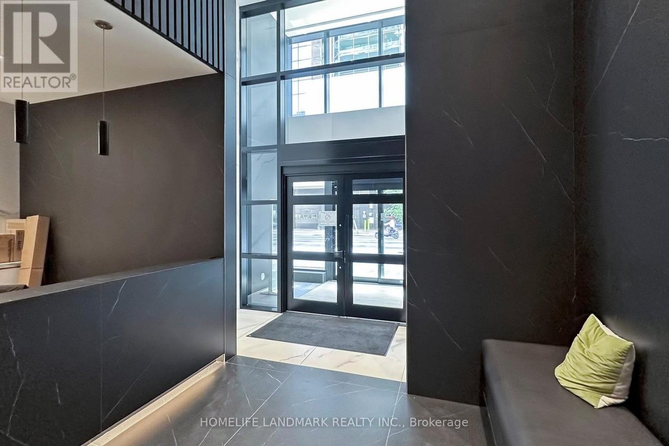 616 - 20 EDWARD STREET - Photo 4