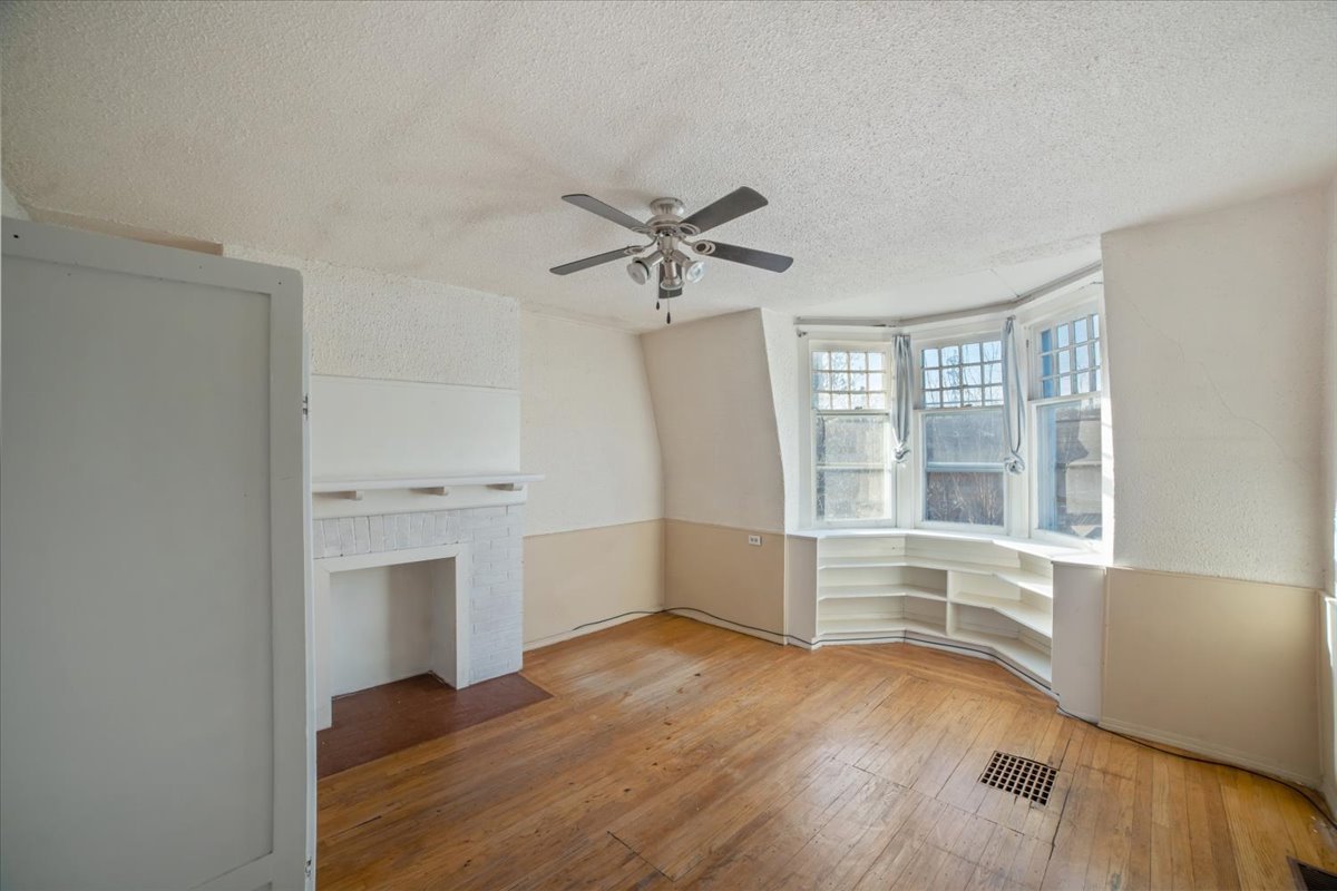 697 Dupont Street - Photo 2