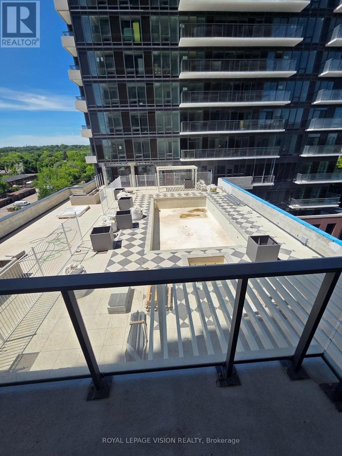 816 - 4010 EGLINTON AVENUE W - Photo 2