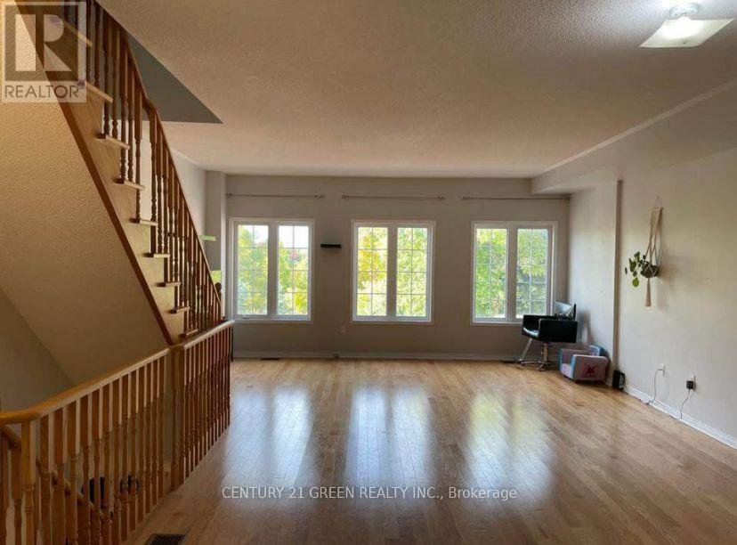 UPPER - 23 TILLINGHAST LANE - Photo 2