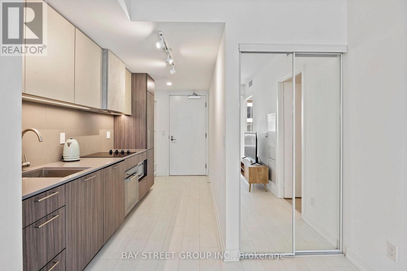 3301 - 19 WESTERN BATTERY ROAD - Photo 8