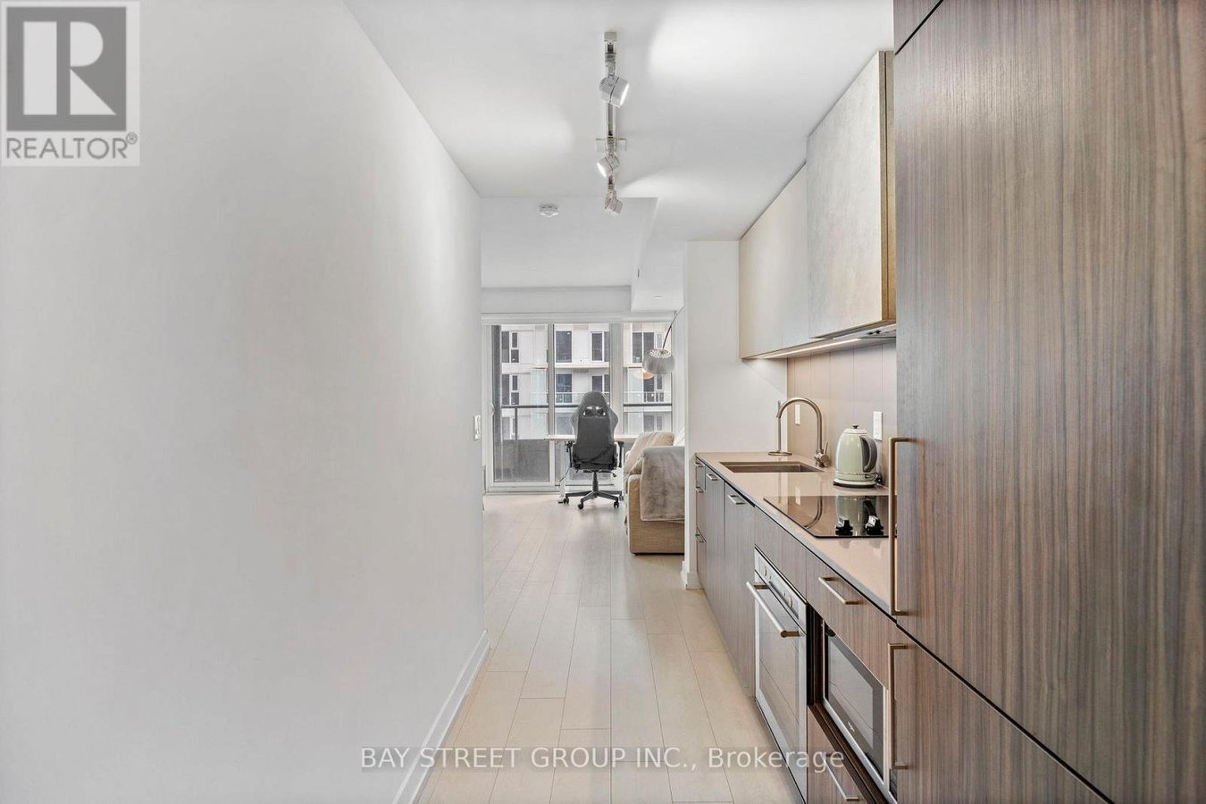 3301 - 19 WESTERN BATTERY ROAD - Photo 9