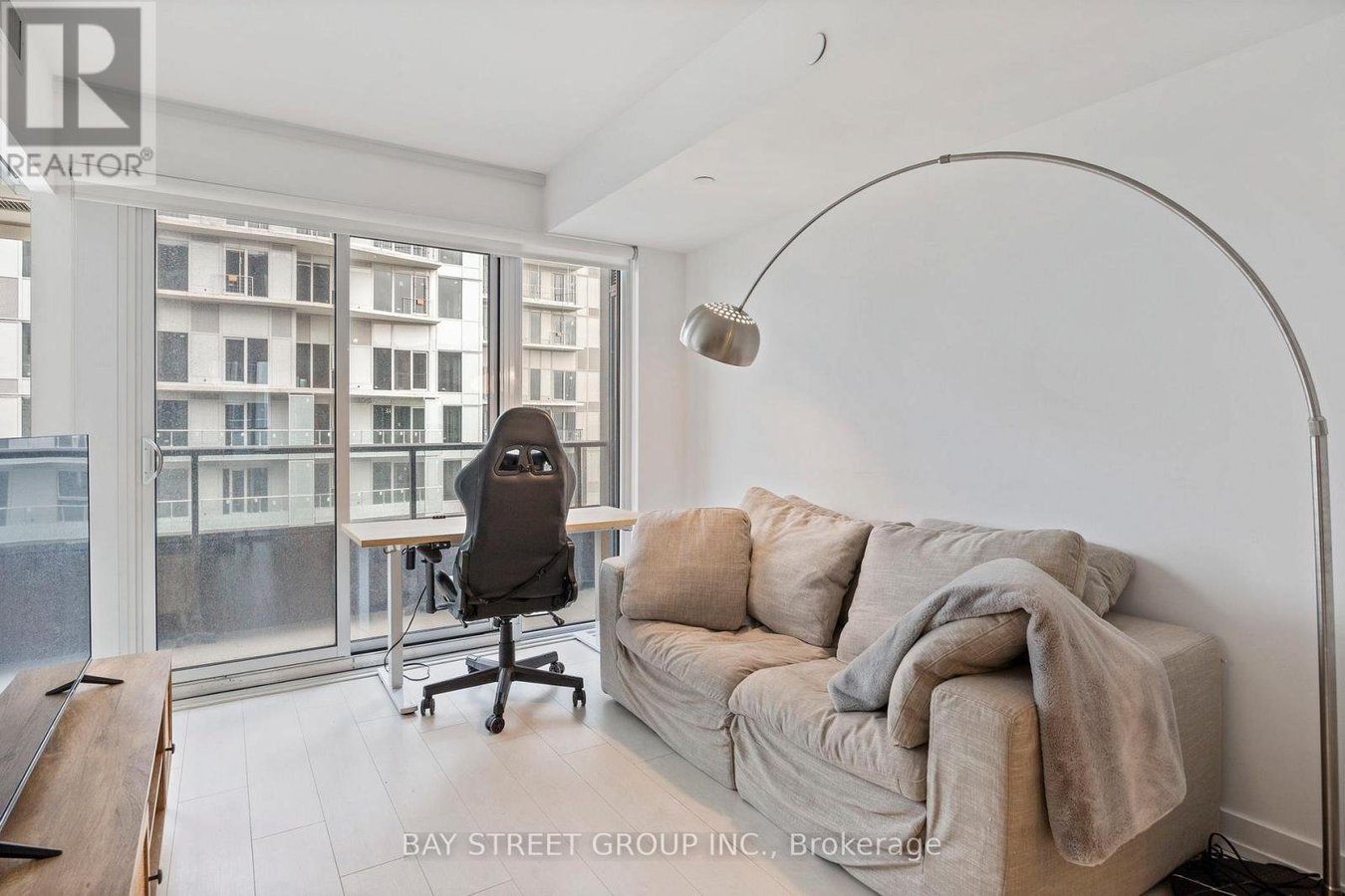 3301 - 19 WESTERN BATTERY ROAD - Photo 15