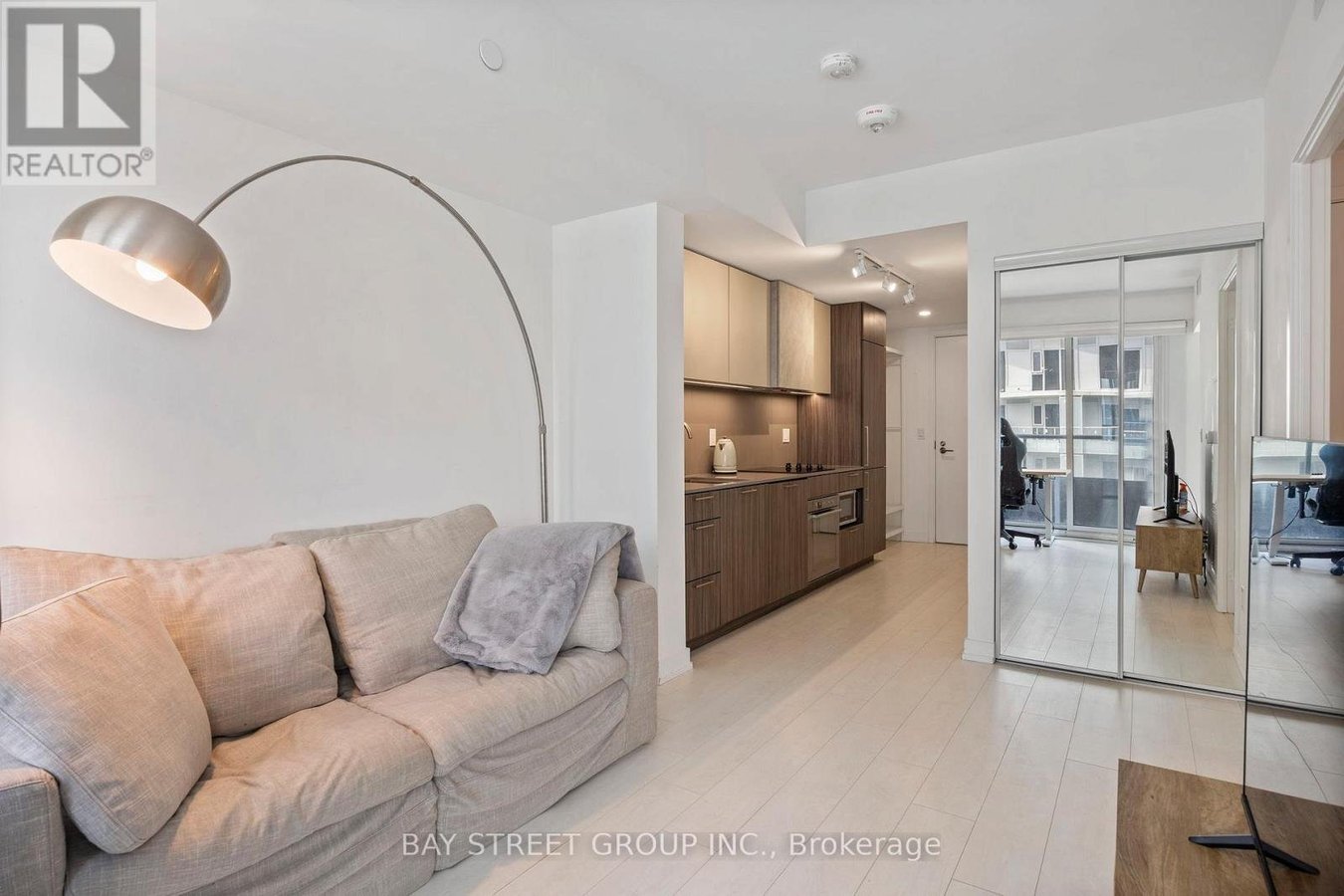 3301 - 19 WESTERN BATTERY ROAD - Photo 16
