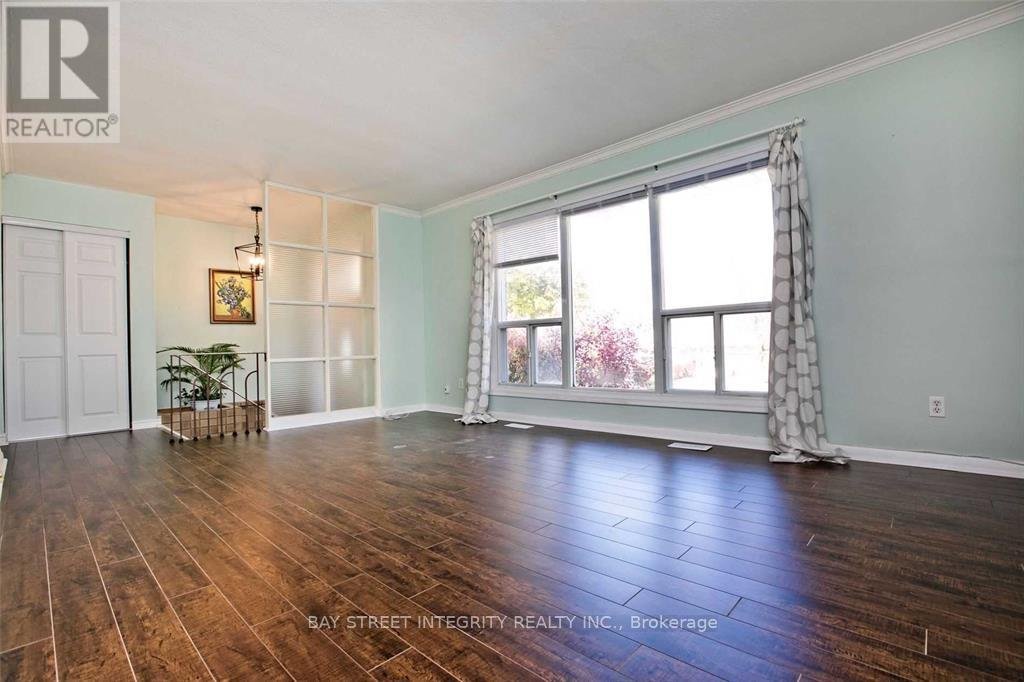 60 HESKETH COURT - Photo 5