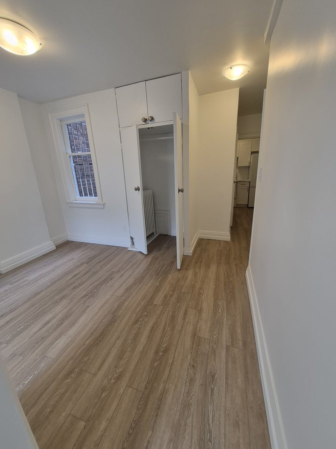 1098 Yonge Street - Photo 4
