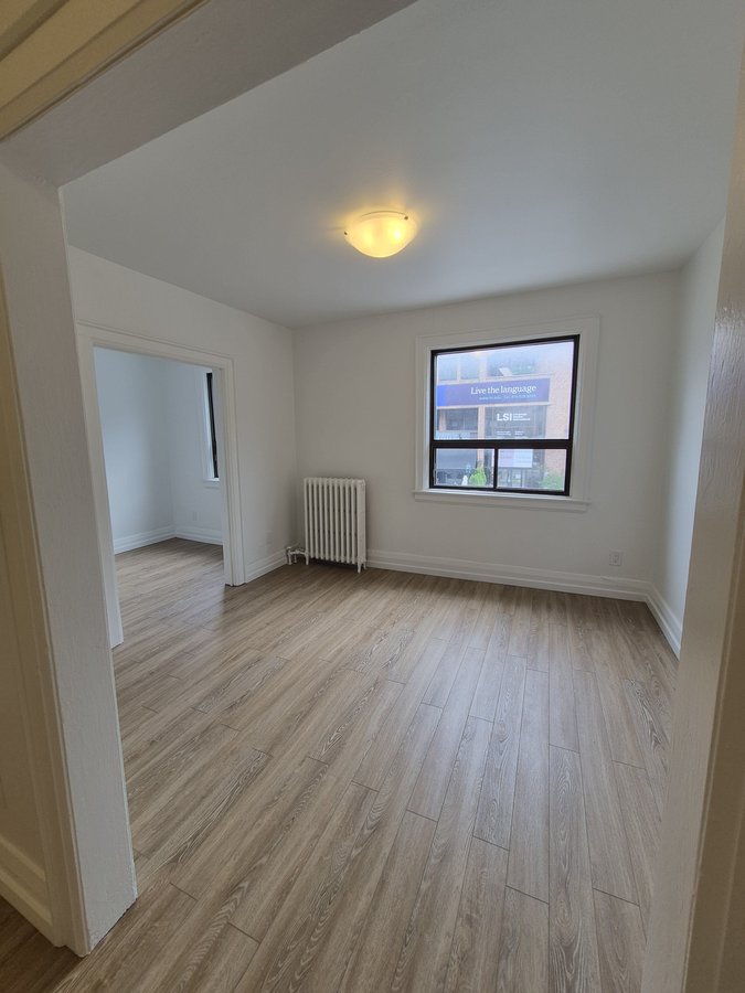 1098 Yonge Street - Photo 3