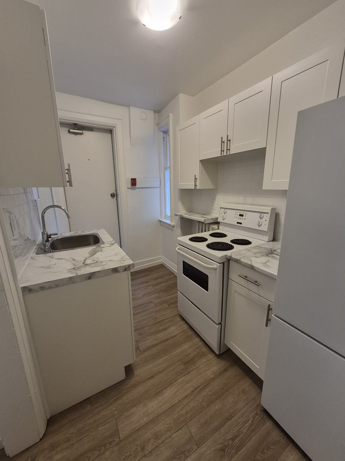 1098 Yonge Street - Photo 7