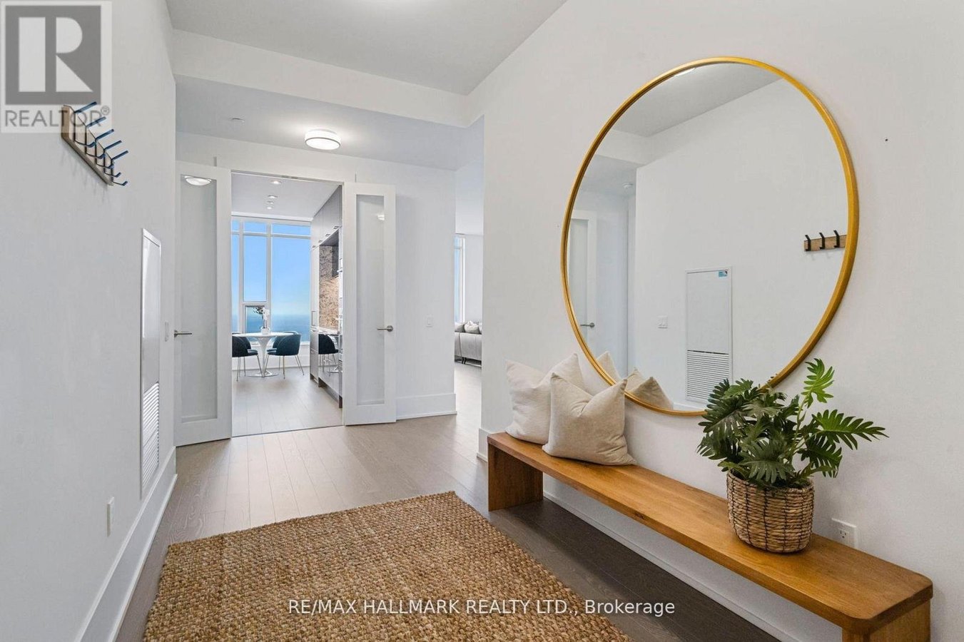 6805 - 10 YORK STREET - Photo 3
