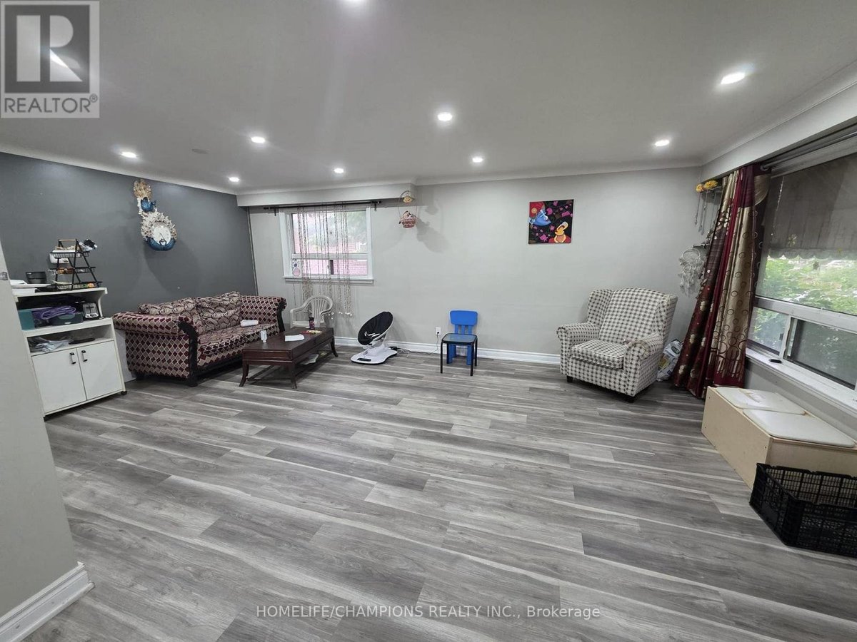 701 BRIMORTON DRIVE NE - Photo 2