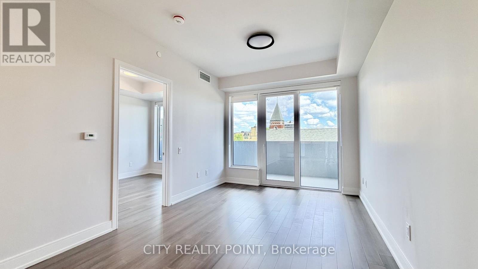 510 - 2525 BATHURST STREET - Photo 2