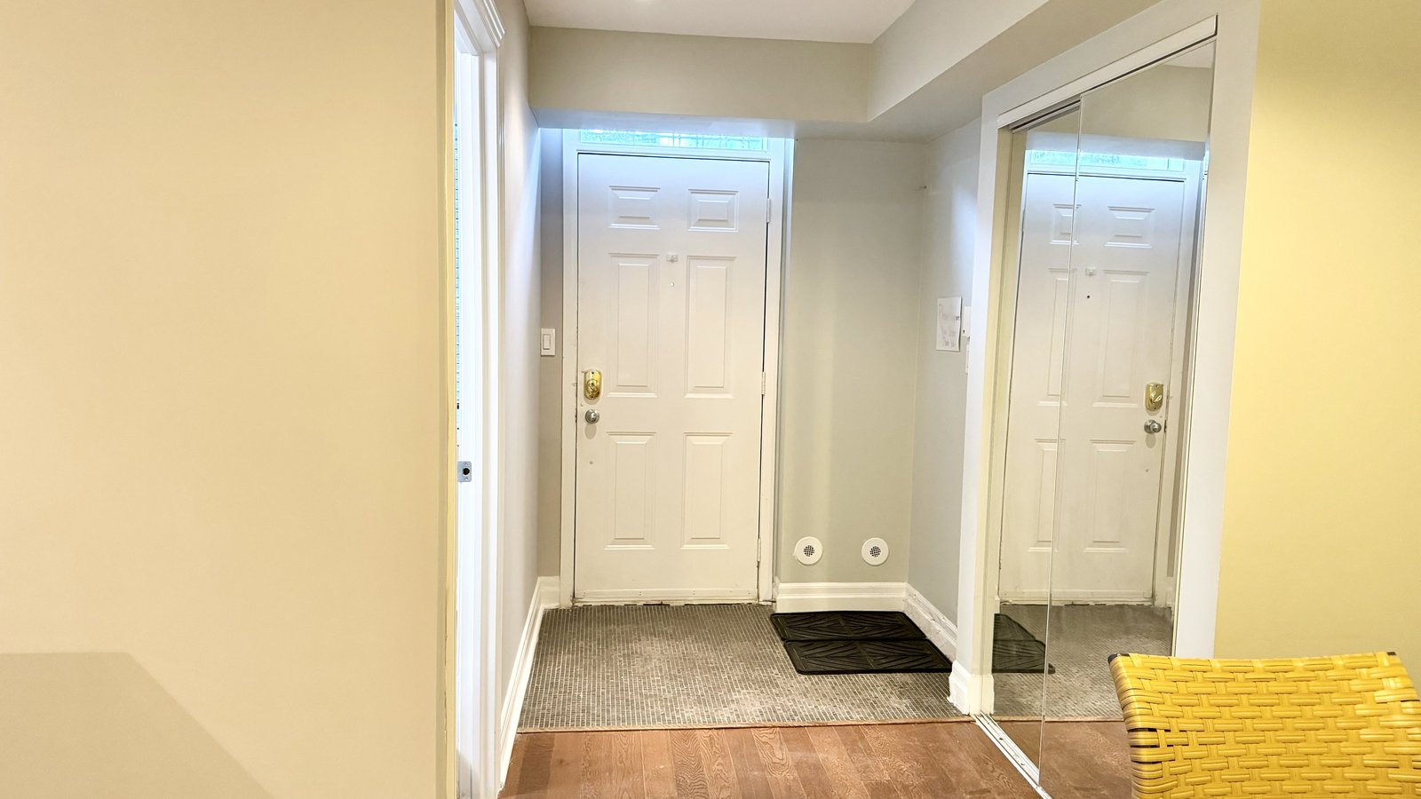 415 Jarvis Street - Photo 3
