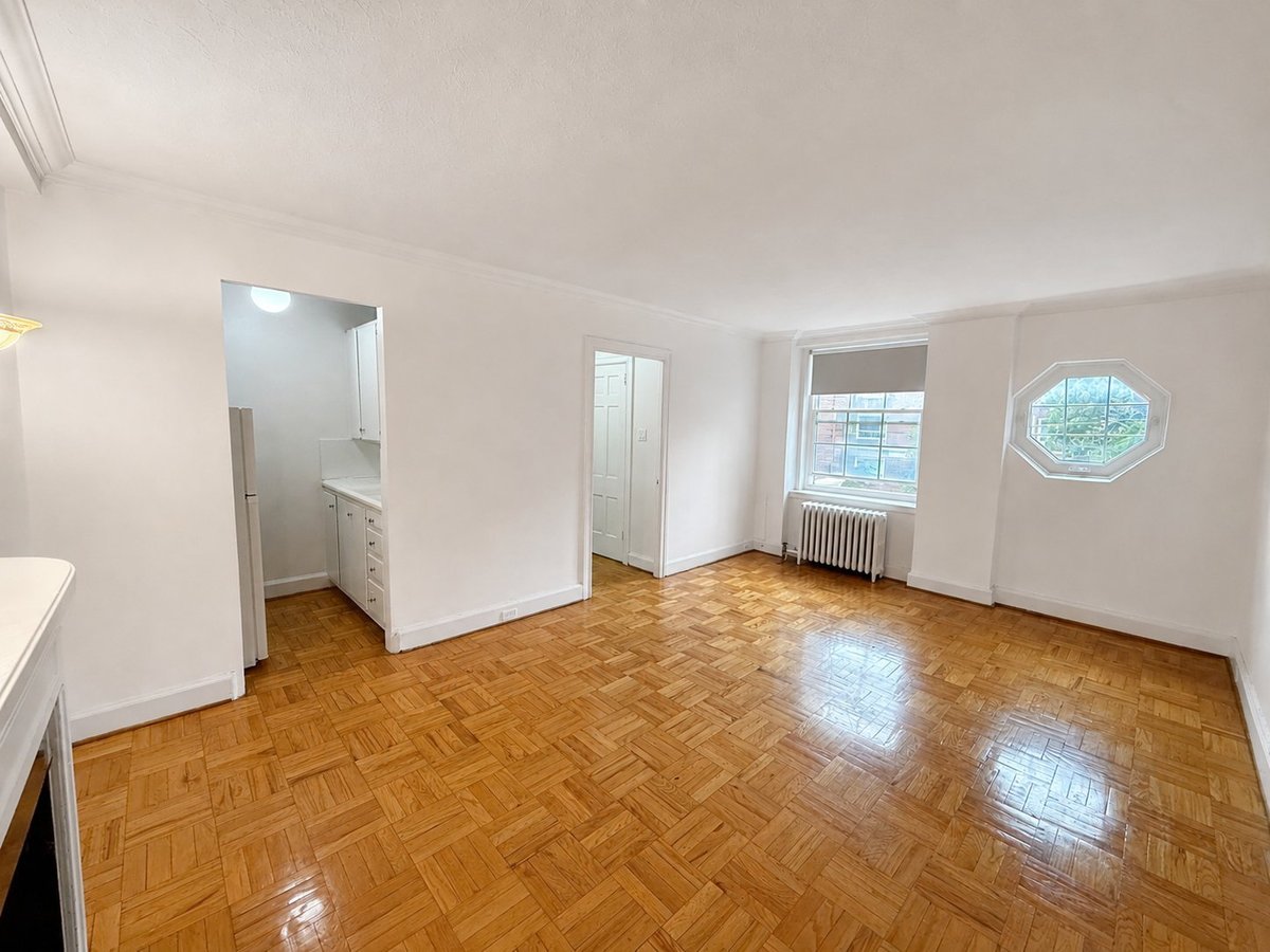 555 Russell Hill Road - Photo 3