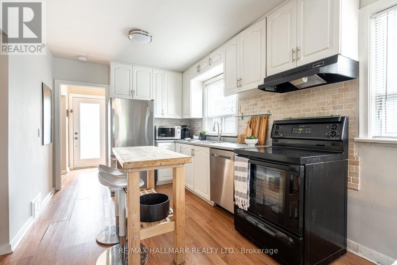 UPPER - 41 TREEVIEW DRIVE - Photo 8