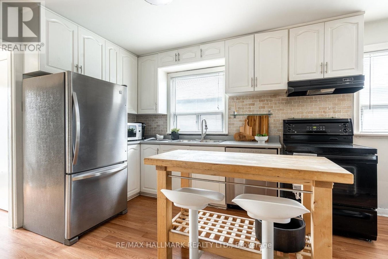 UPPER - 41 TREEVIEW DRIVE - Photo 9