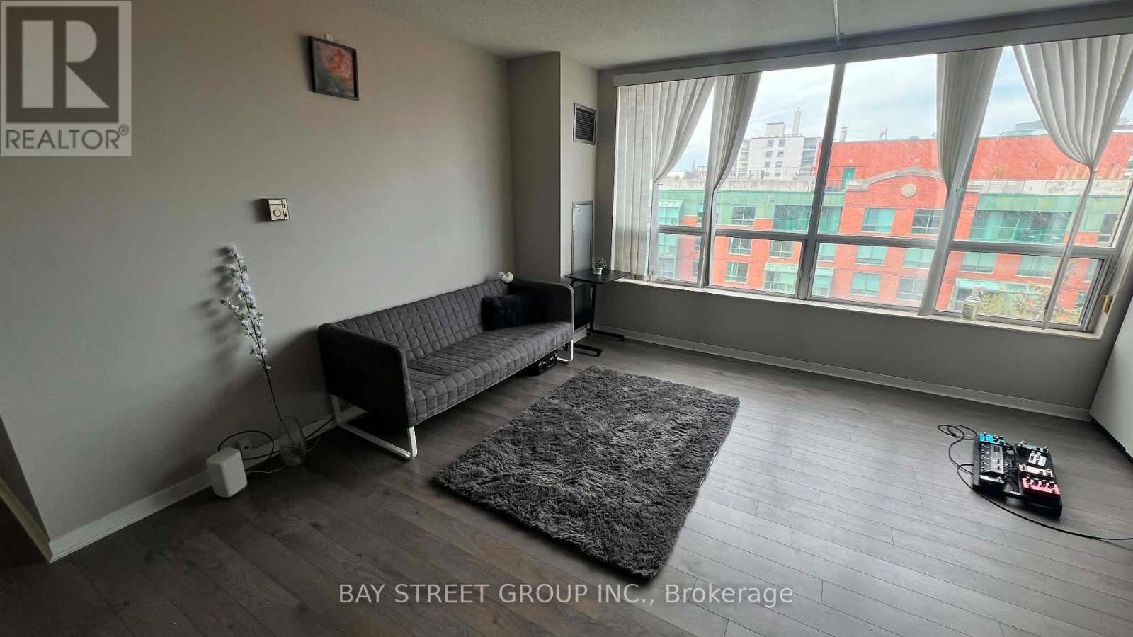 902 - 284 BLOOR STREET W - Photo 4