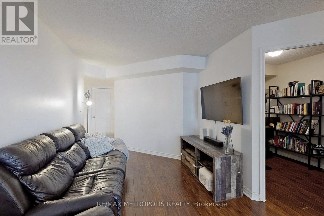 1312 - 3 REAN DRIVE - Photo 5