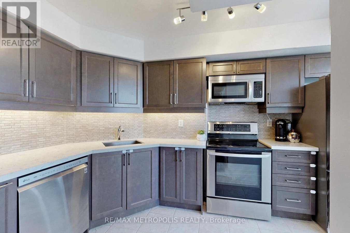 1312 - 3 REAN DRIVE - Photo 8