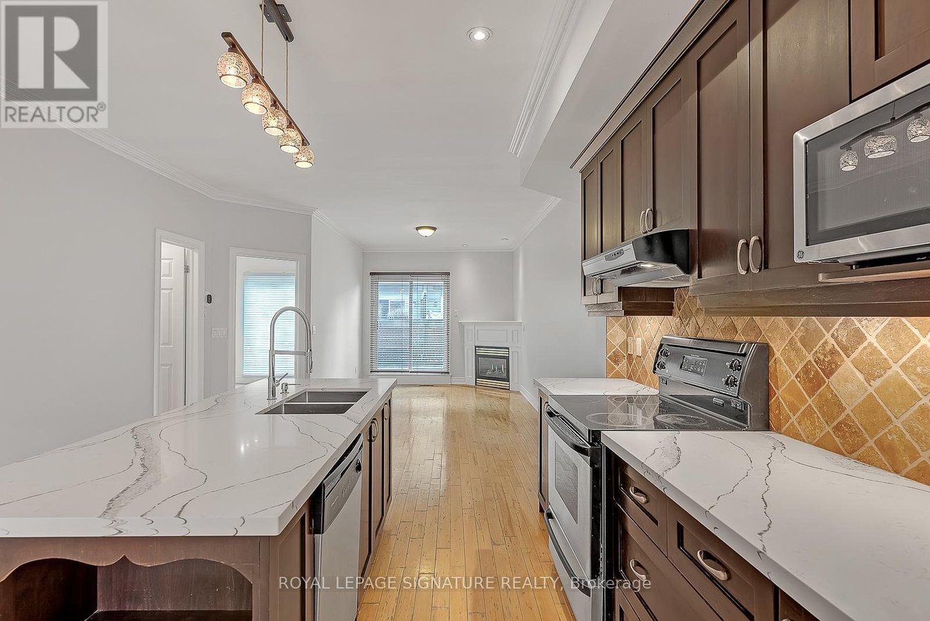 1019A COLLEGE STREET - Photo 10