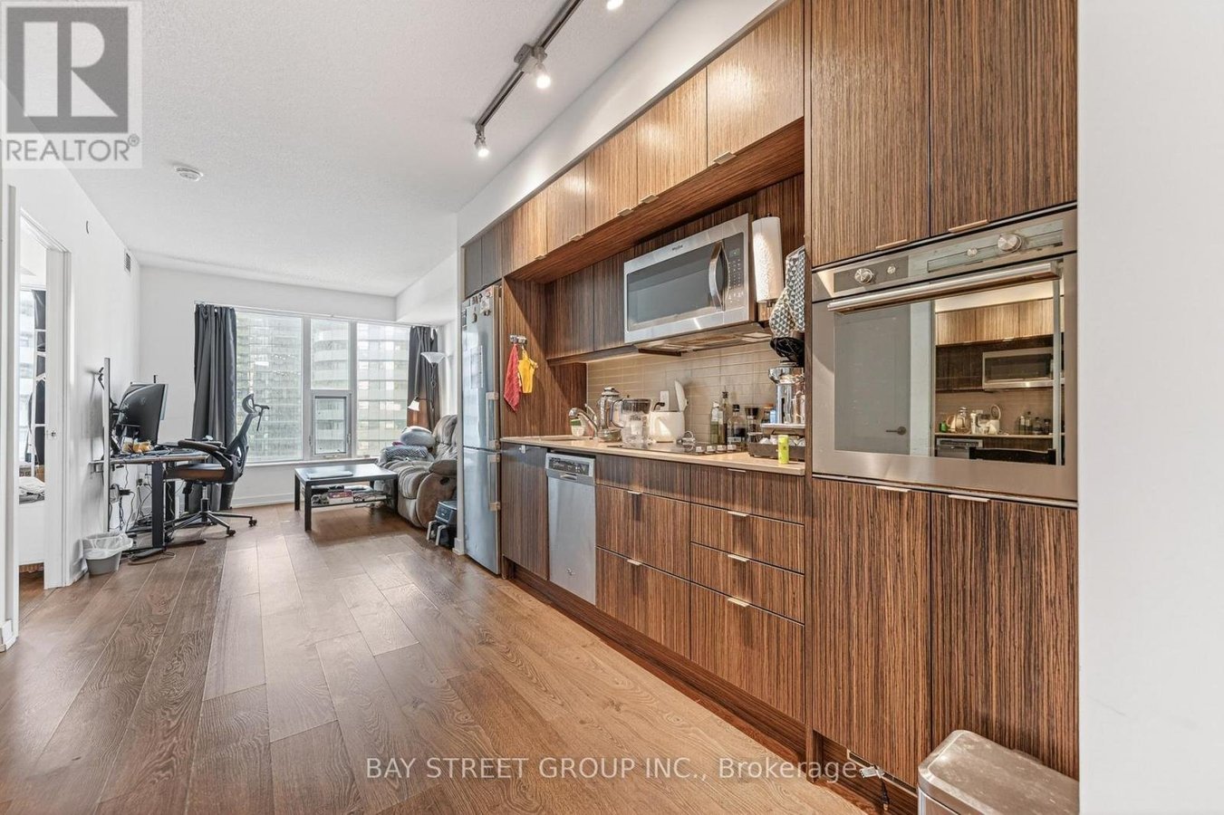 1002 - 10 YORK STREET - Photo 6