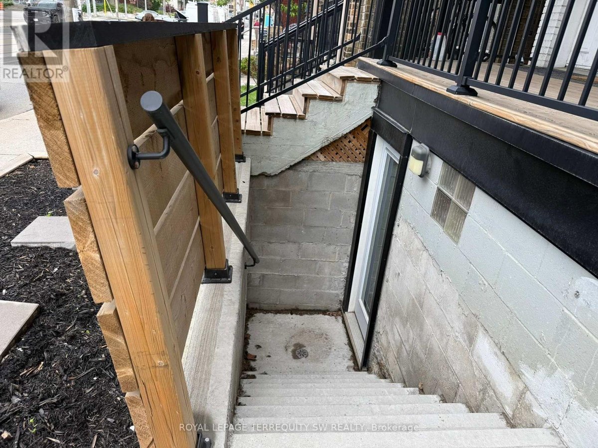 UNIT 1 LOWER - 2134 DUNDAS STREET W - Photo 3