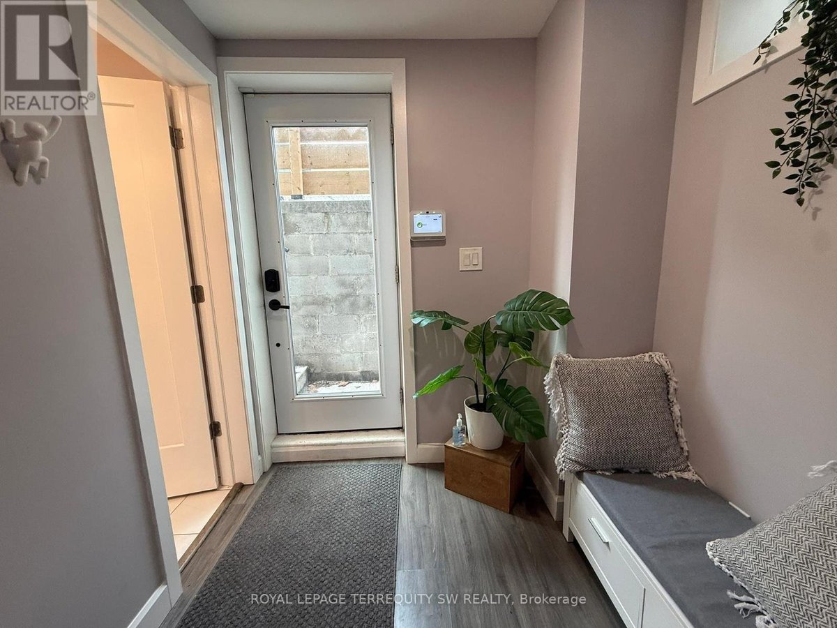 UNIT 1 LOWER - 2134 DUNDAS STREET W - Photo 4