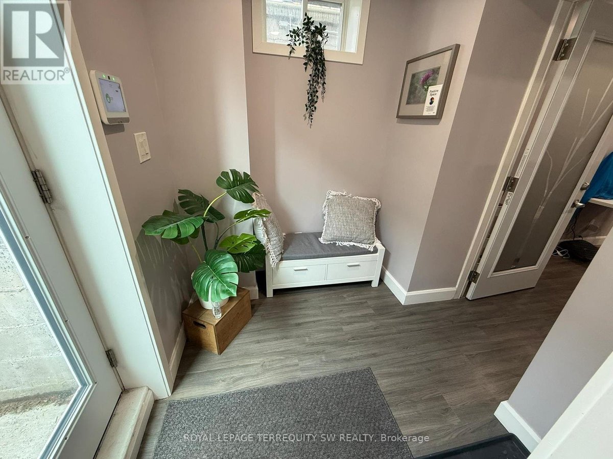 UNIT 1 LOWER - 2134 DUNDAS STREET W - Photo 5