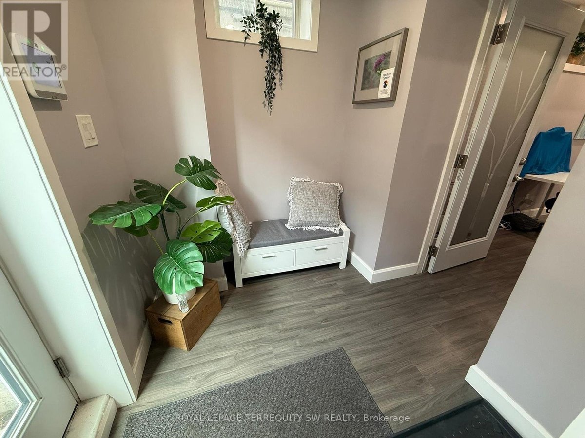 UNIT 1 LOWER - 2134 DUNDAS STREET W - Photo 6