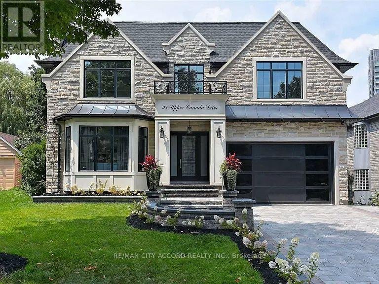 98 UPPER CANADA DRIVE - Photo 1