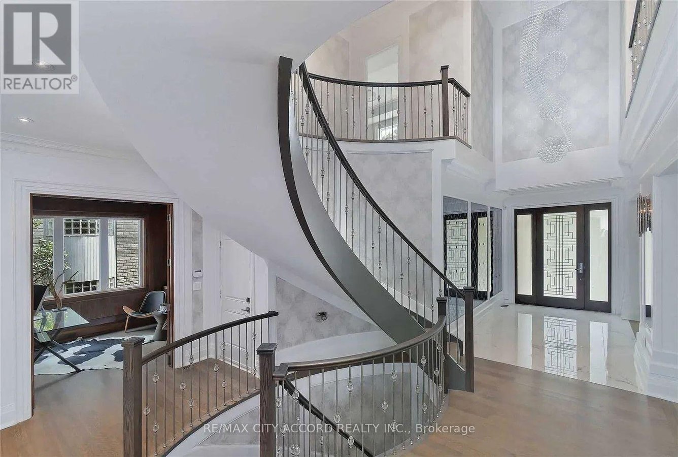 98 UPPER CANADA DRIVE - Photo 3