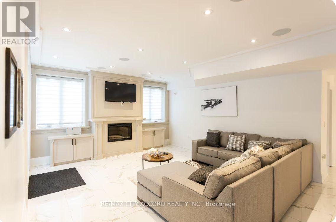 98 UPPER CANADA DRIVE - Photo 12