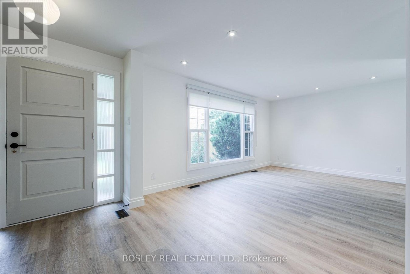 33 FORESTBROOK CRESCENT - Photo 4