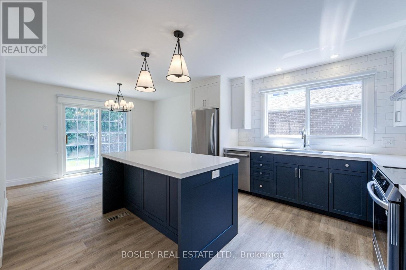 33 FORESTBROOK CRESCENT - Photo 8