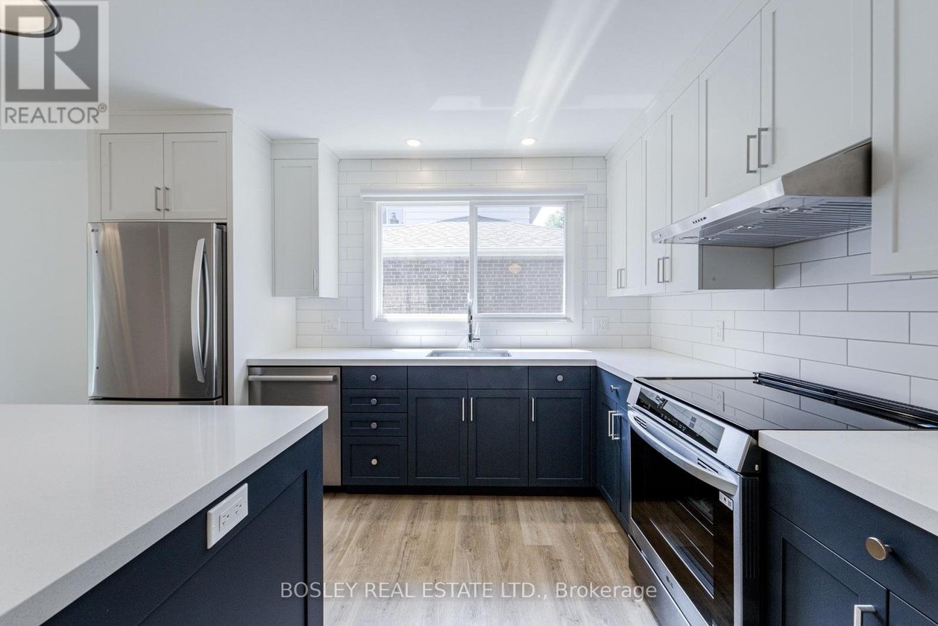 33 FORESTBROOK CRESCENT - Photo 11