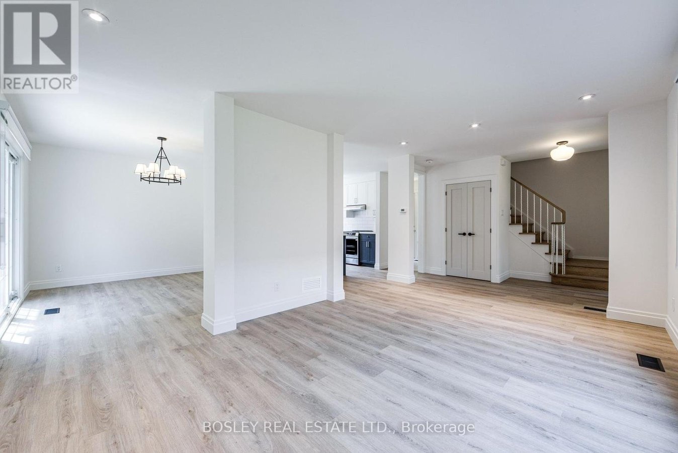 33 FORESTBROOK CRESCENT - Photo 18