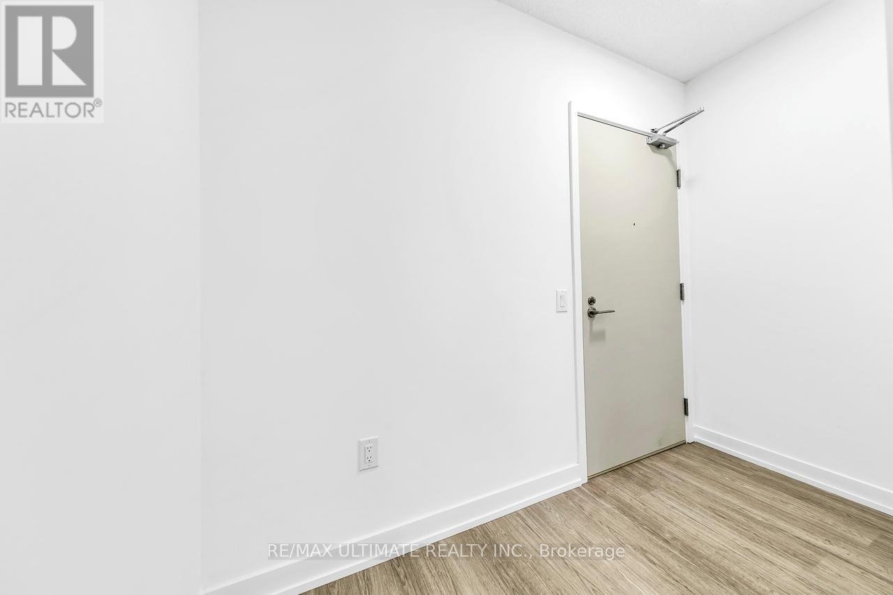 519 - 4010 EGLINTON AVENUE W - Photo 6