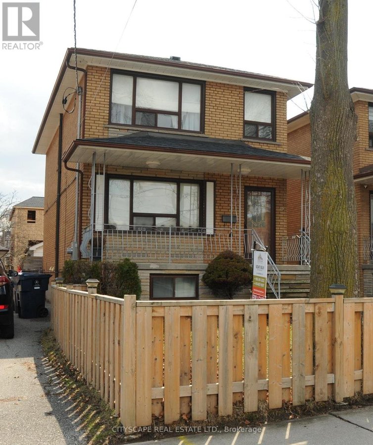 UPPER FLOOR - 49 ALGOMA STREET - Photo 2