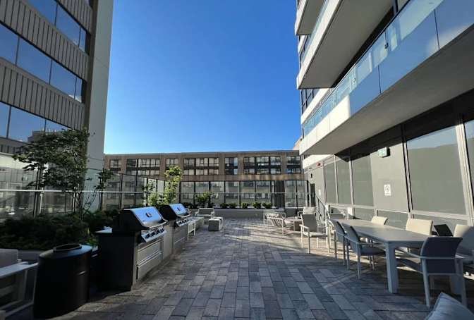 Bloor Street East - Photo 12