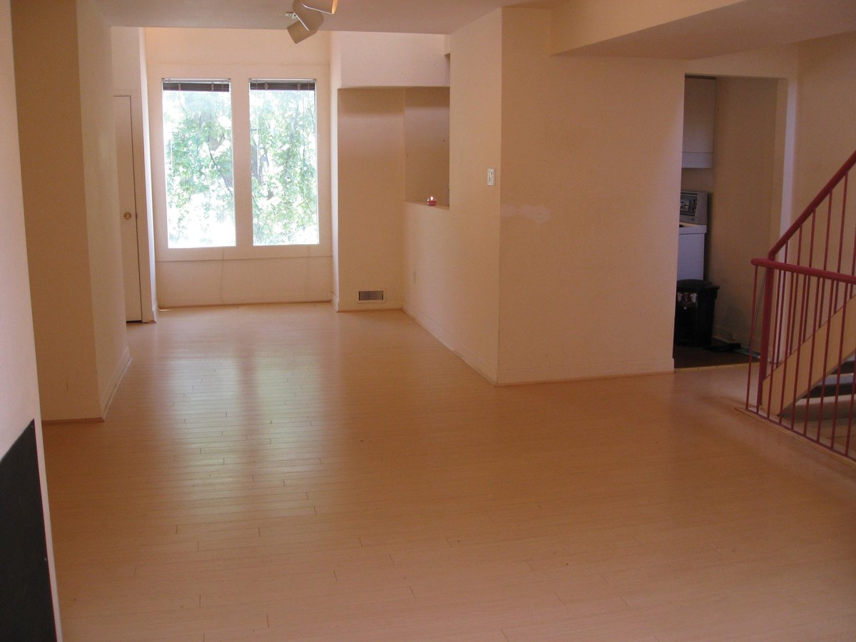 210 McCaul Street - Photo 2