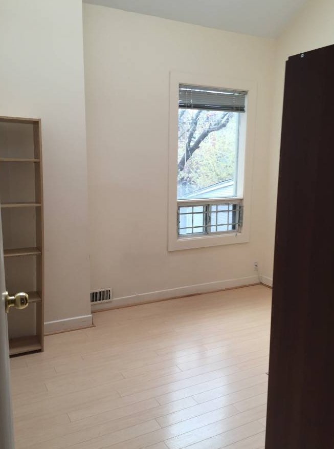 210 McCaul Street - Photo 8