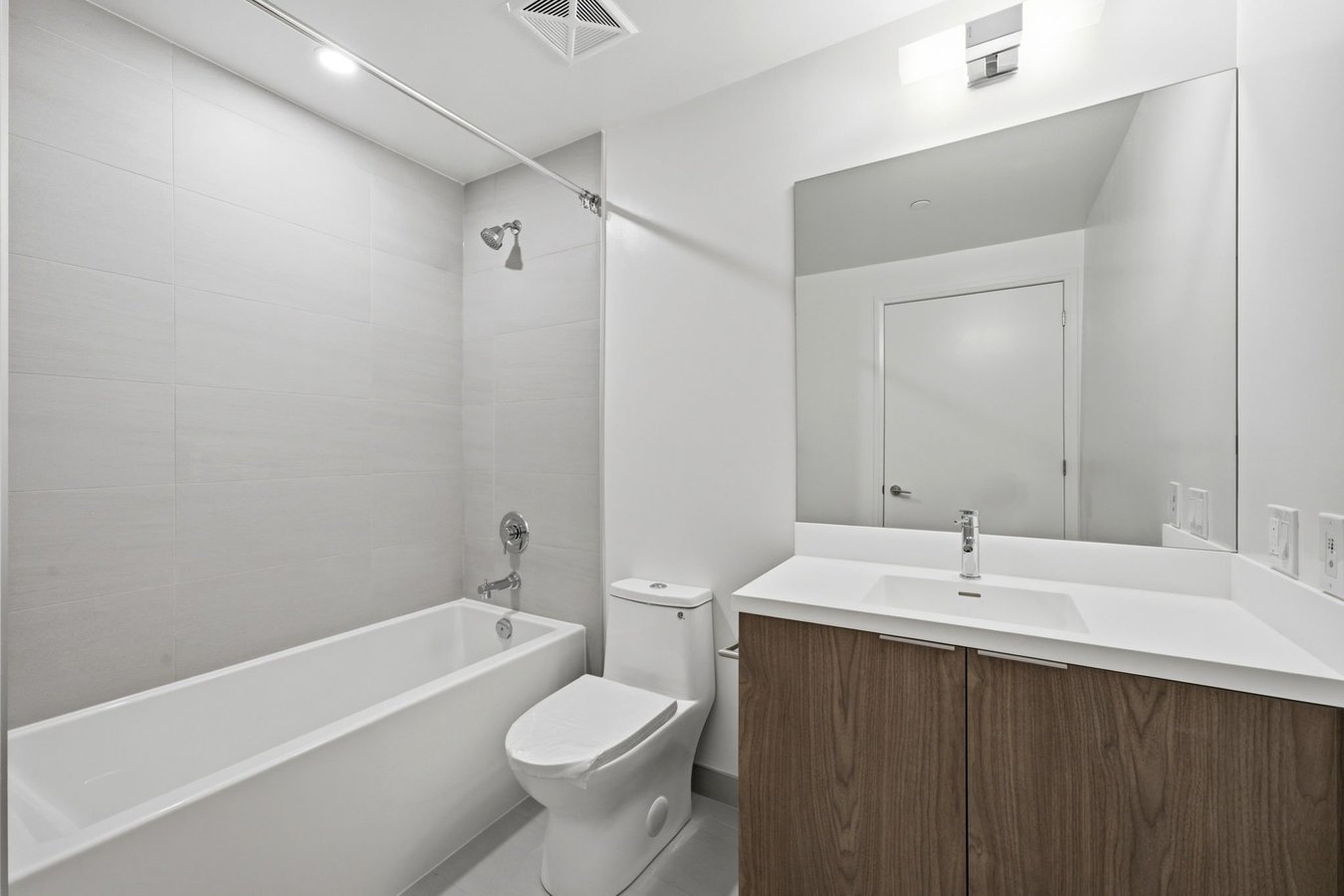 400 King Street West - Photo 4