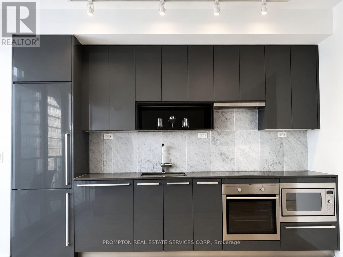 2207 - 115 MCMAHON DRIVE - Photo 2