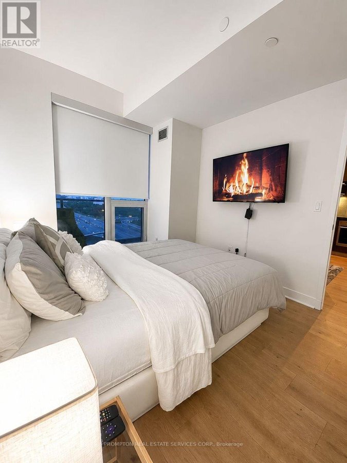2207 - 115 MCMAHON DRIVE - Photo 4