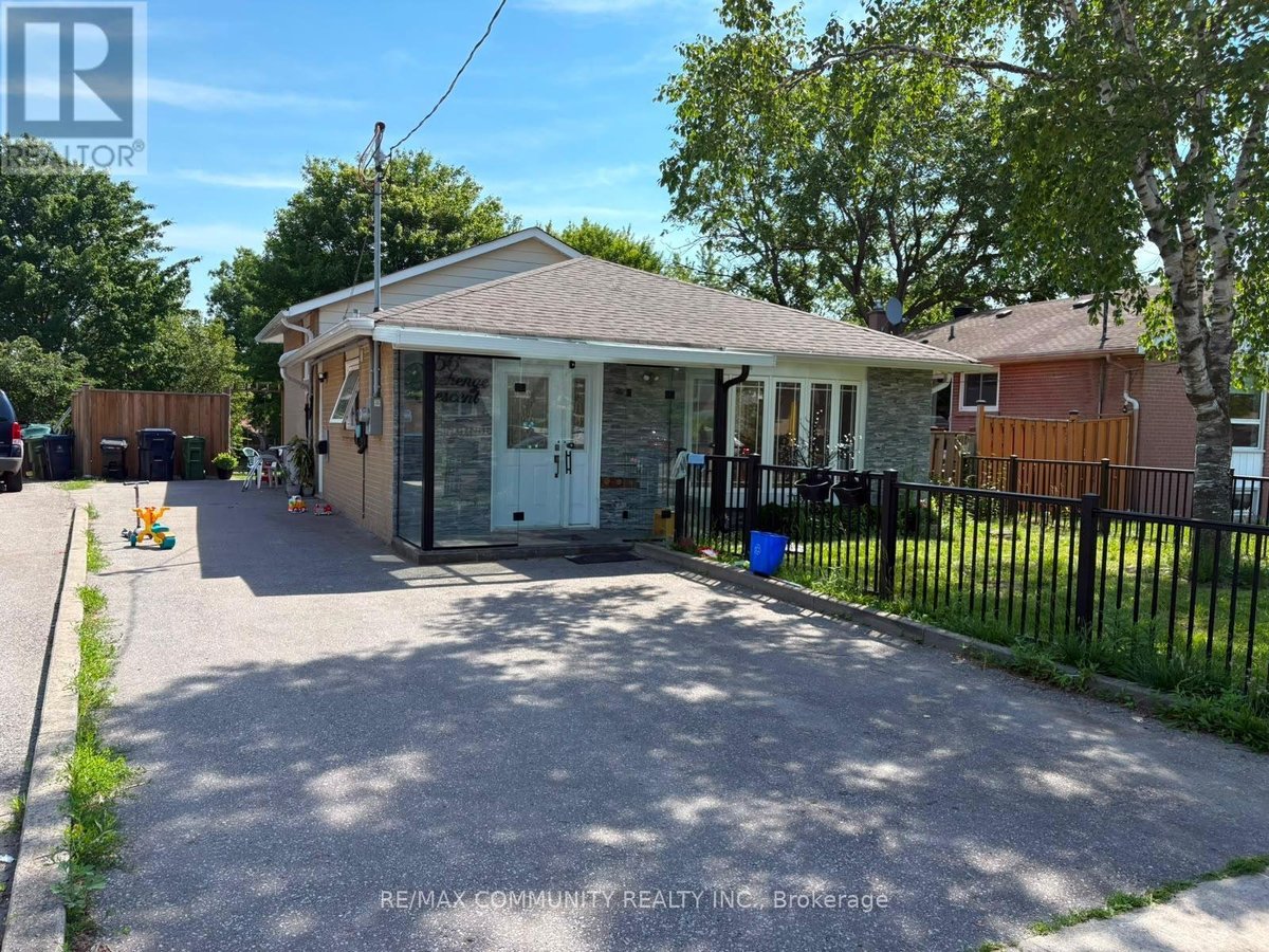 56 STONEHENGE CRESCENT - Photo 1