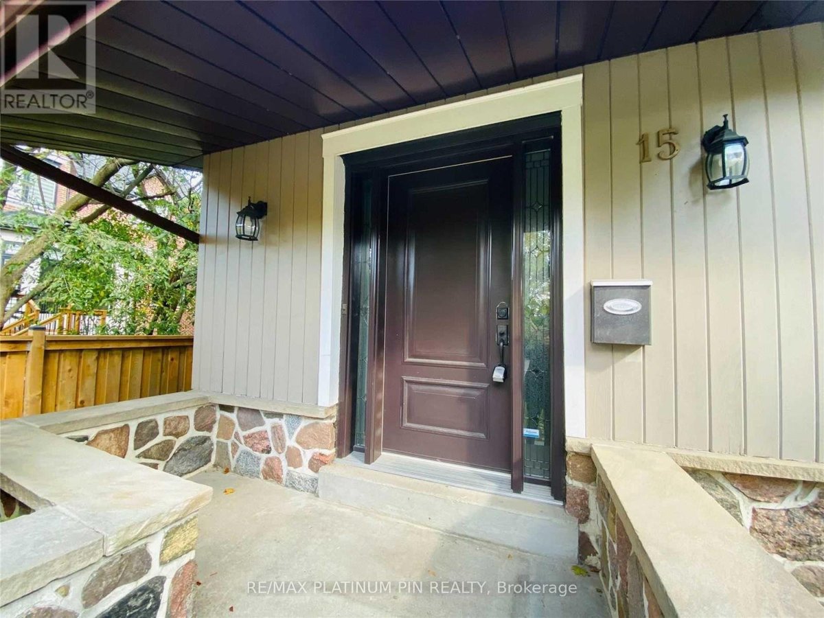 15 WHITELOCK CRESCENT - Photo 2