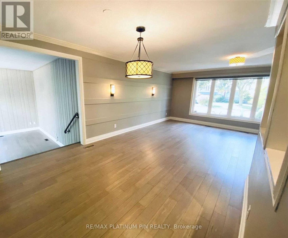 15 WHITELOCK CRESCENT - Photo 3
